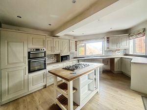 Kitchen- click for photo gallery